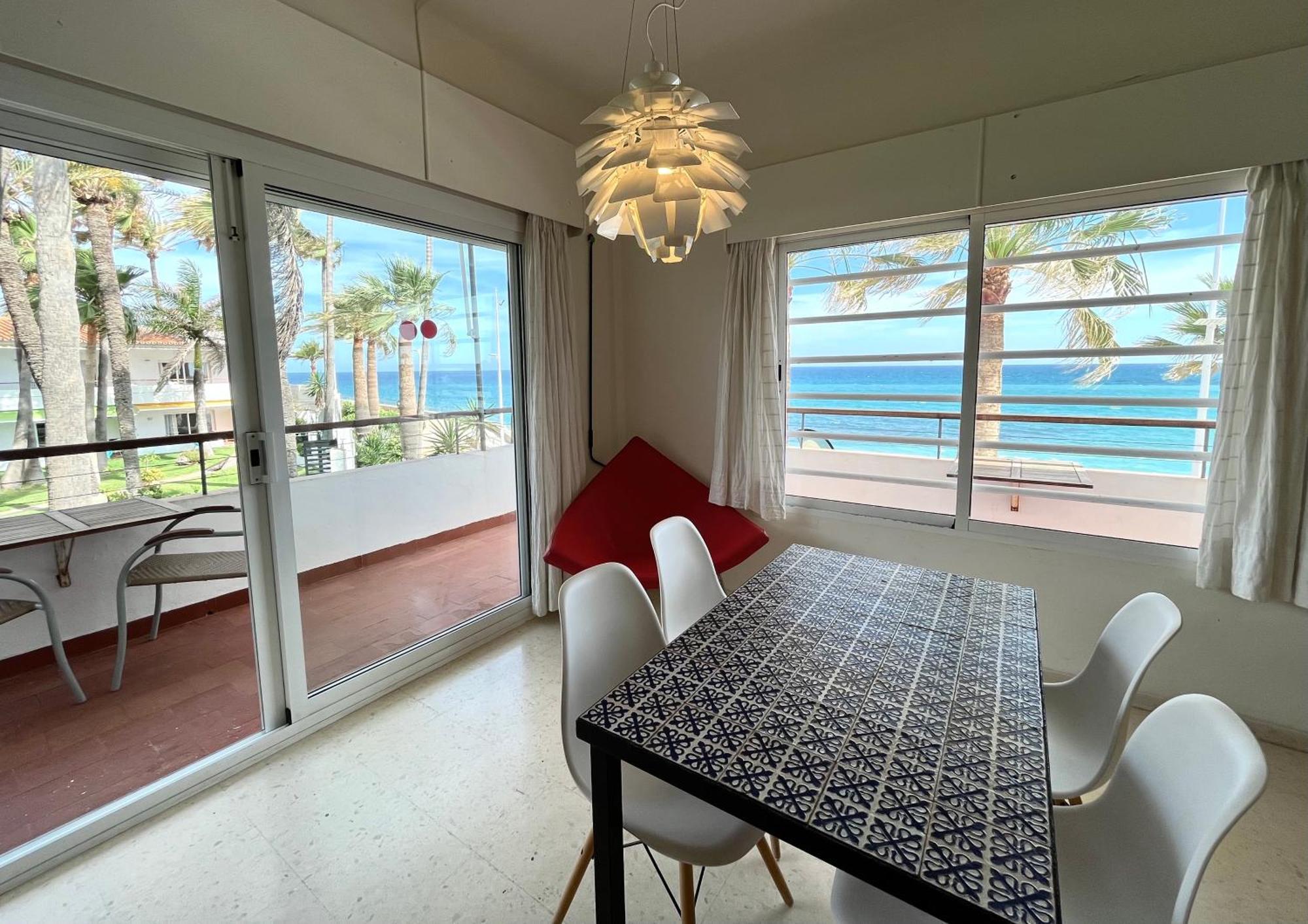 Apartamentos Playa Torrecilla Nerja Luaran gambar
