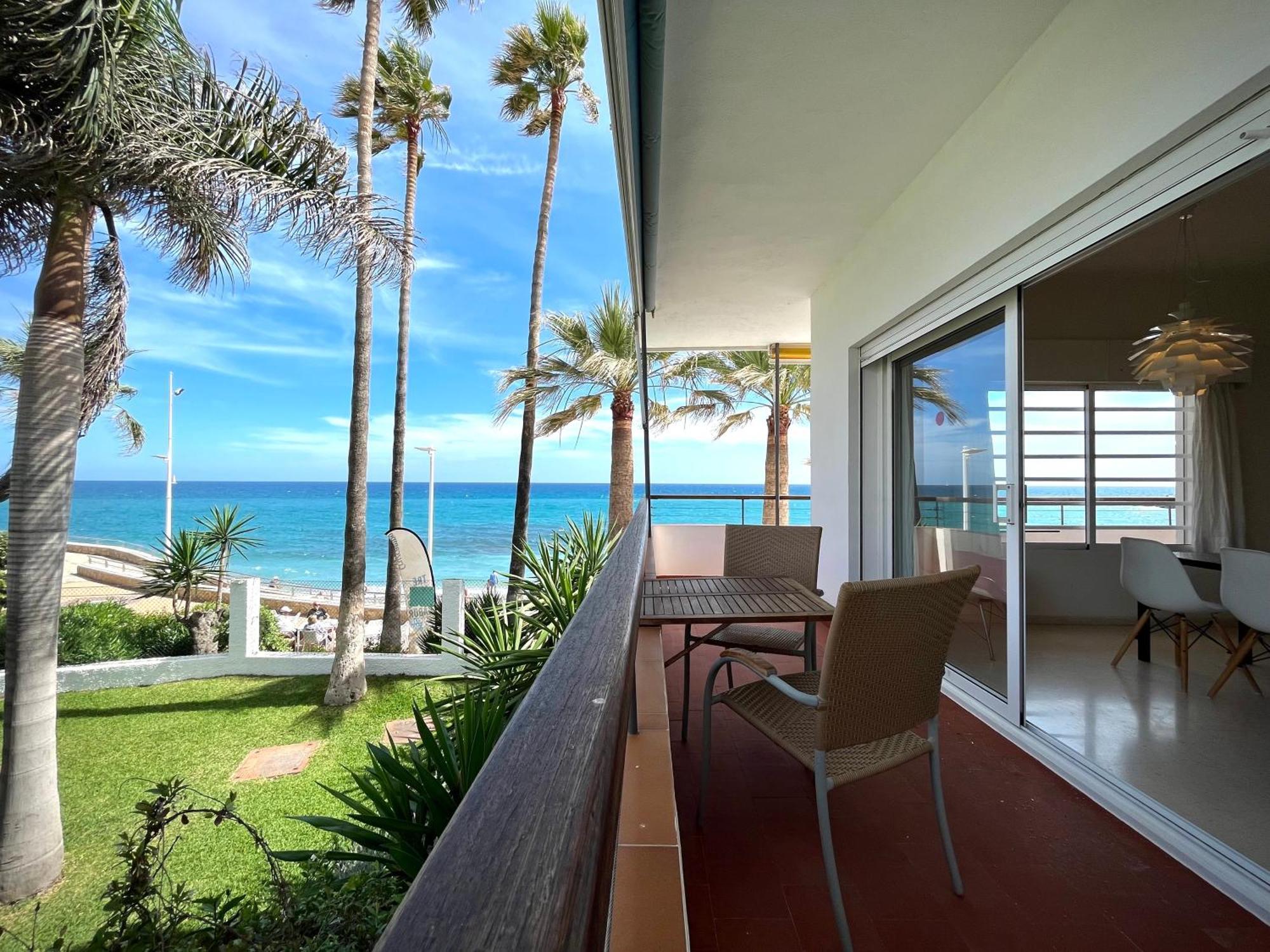 Apartamentos Playa Torrecilla Nerja Luaran gambar