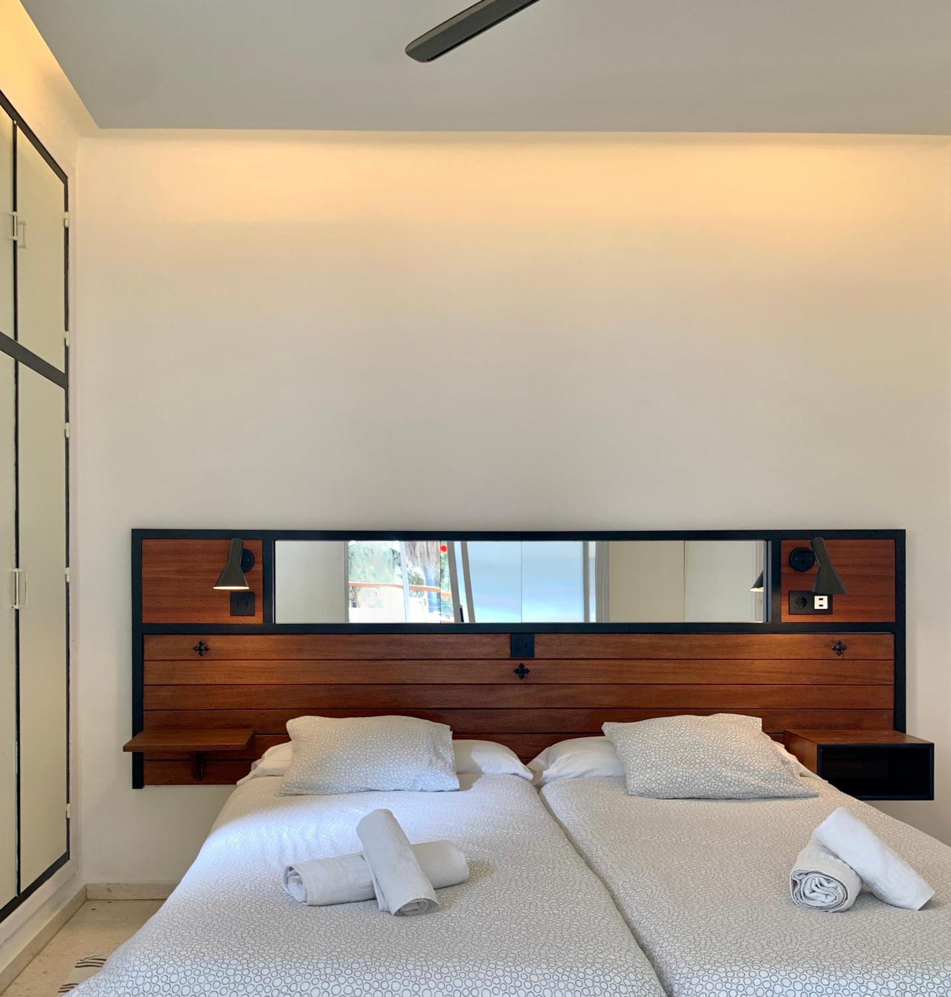 Apartamentos Playa Torrecilla Nerja Luaran gambar