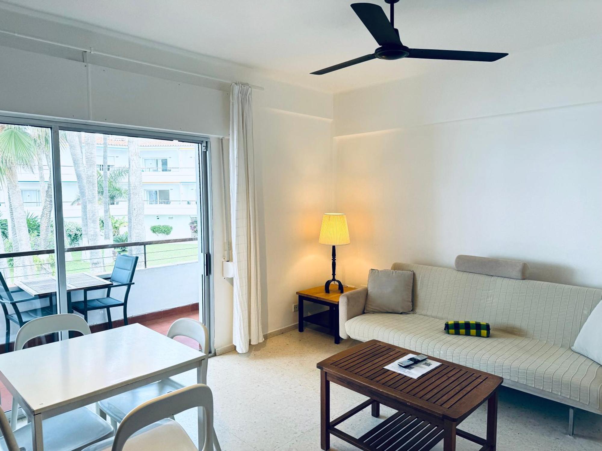 Apartamentos Playa Torrecilla Nerja Luaran gambar
