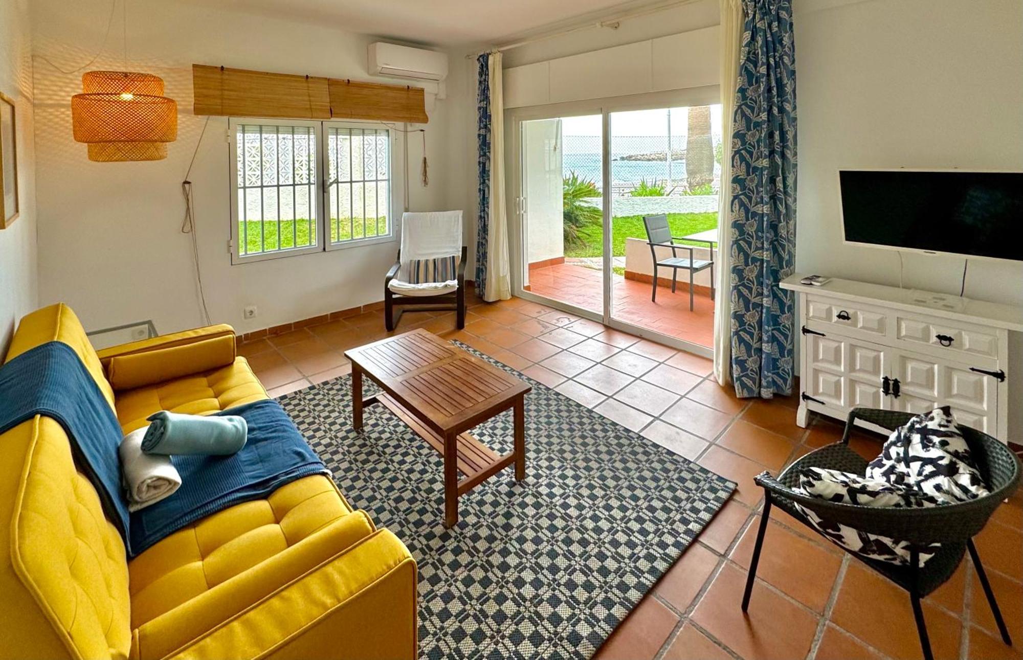 Apartamentos Playa Torrecilla Nerja Luaran gambar