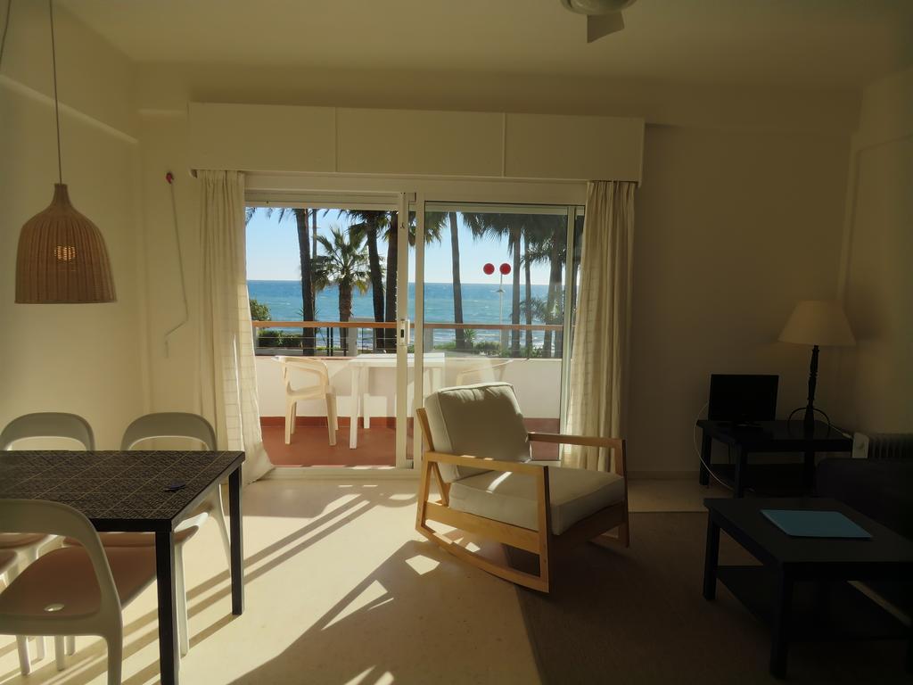 Apartamentos Playa Torrecilla Nerja Luaran gambar