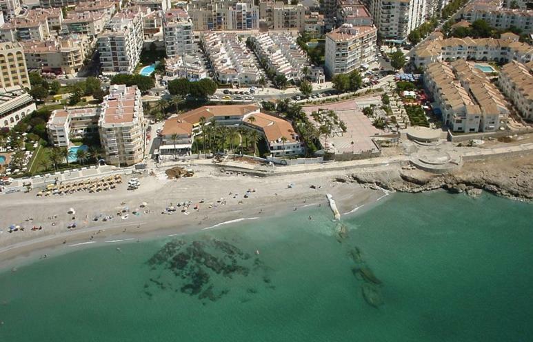 Apartamentos Playa Torrecilla Nerja Luaran gambar