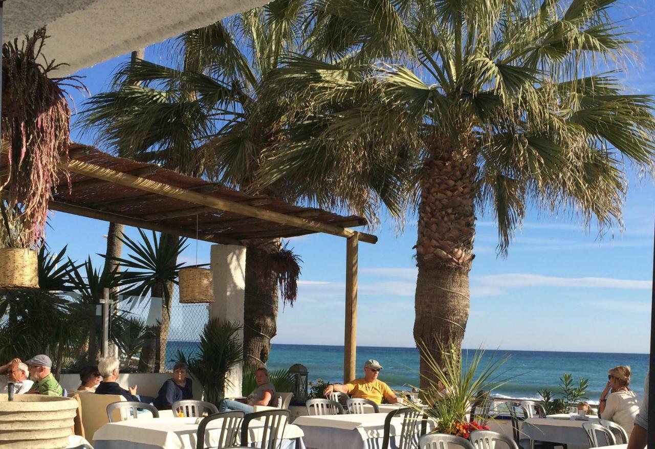 Apartamentos Playa Torrecilla Nerja Luaran gambar