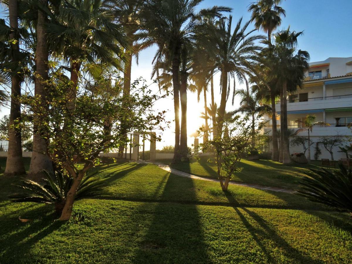 Apartamentos Playa Torrecilla Nerja Luaran gambar