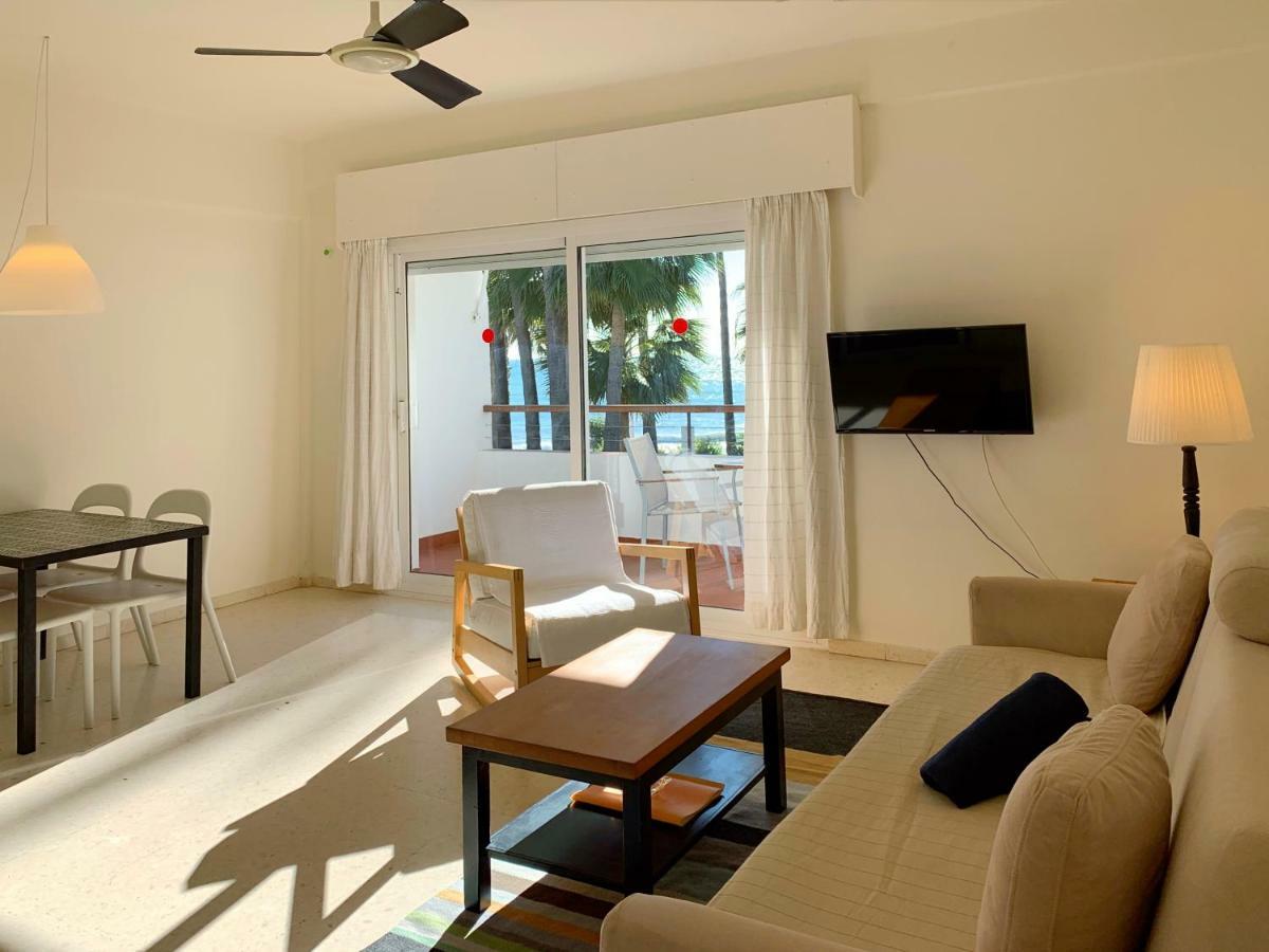 Apartamentos Playa Torrecilla Nerja Luaran gambar